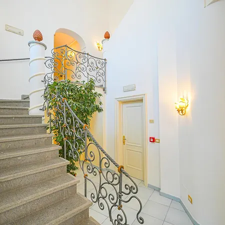 Nettuno Otel 4*