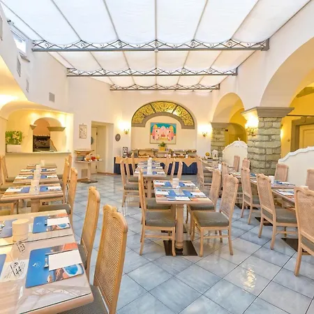Nettuno Hotel 4*