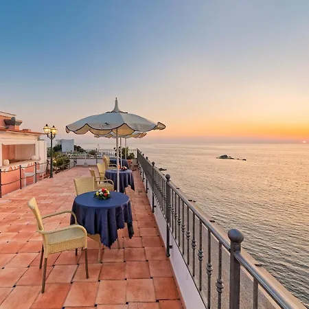 ホテル ネットゥーノ 4*